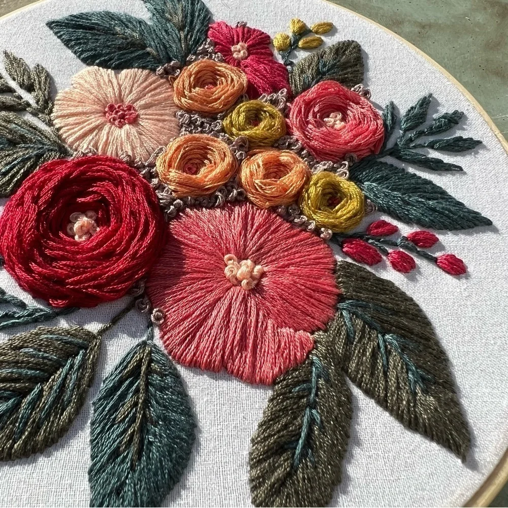 3 handcrafted embroidered flowers in a wooden hoops 10.5" 8" 6" - Picture 4 of 9